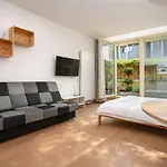 Lejlighedshotel Quiet And Parking 3*