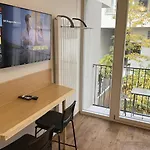 Quiet And Parking 公寓式酒店 3*