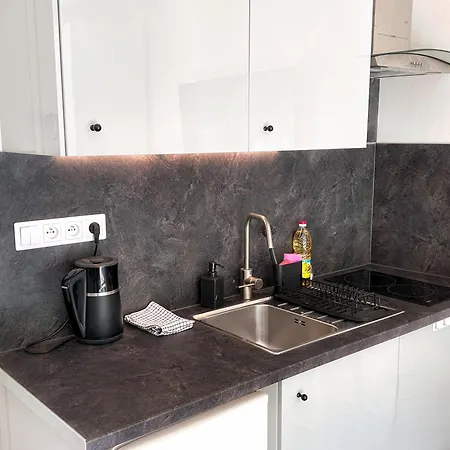 Aparthotel Quiet And Parking Praga