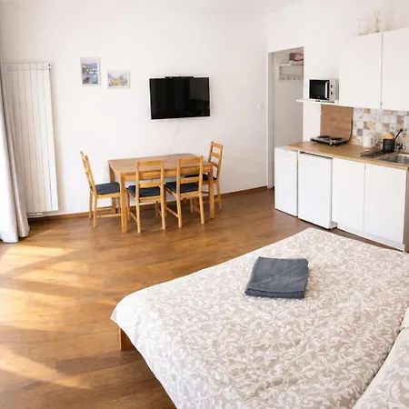 Lejlighedshotel Quiet And Parking Prag