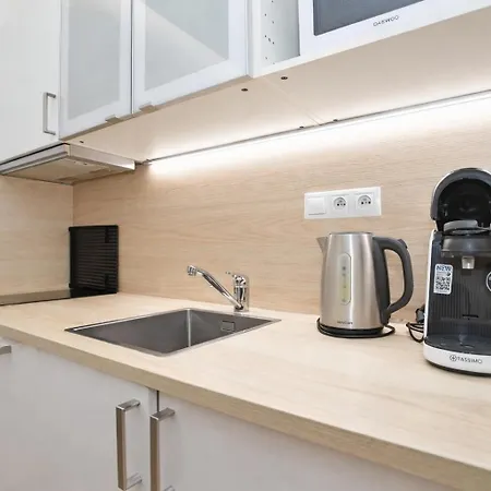 아파트호텔 Quiet Courtyard And Parking 4*