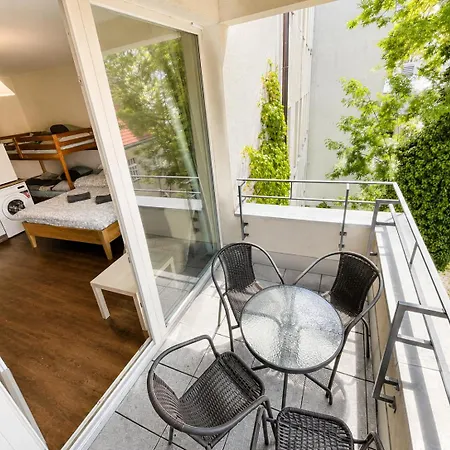 Quiet Courtyard And Parking Aparthotel 4*