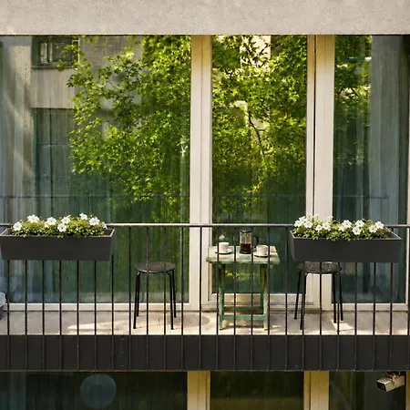 Quiet Courtyard And Parking Aparthotel 4*