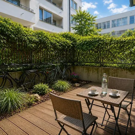 Quiet Courtyard And Parking 4* Praha
