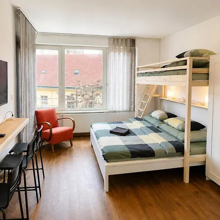 Aparthotel Quiet Courtyard And Parking Praha