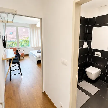 Aparthotel Quiet Courtyard And Parking 4*