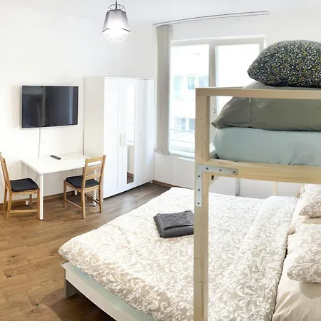 Quiet And Parking Aparthotel Praha