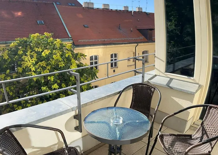 Quiet And Parking Apartmanhotel Prága