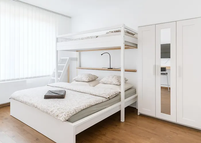 Apartmanhotel Quiet And Parking 3*